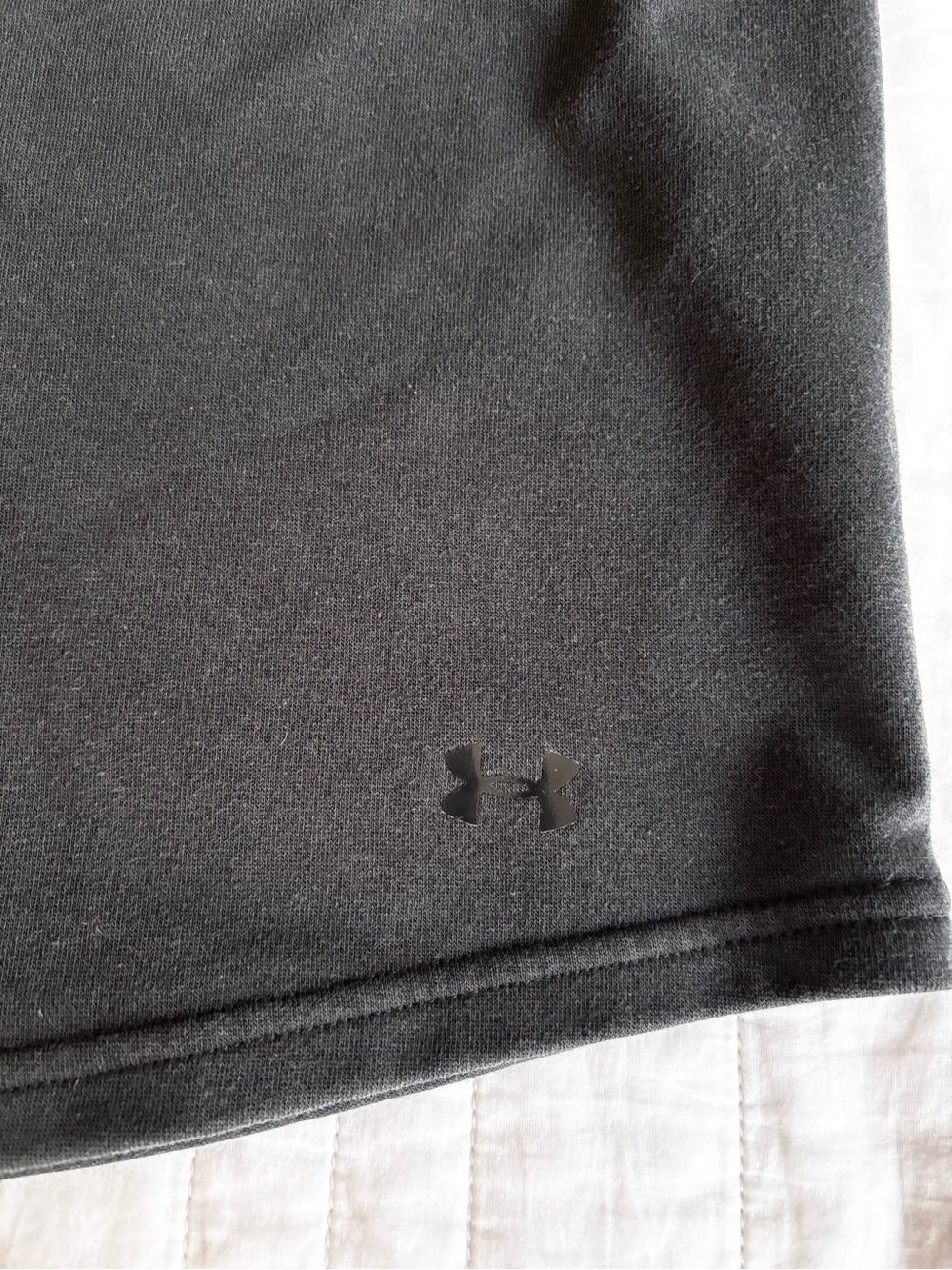 Under armour shirt - Picture 3 of 7